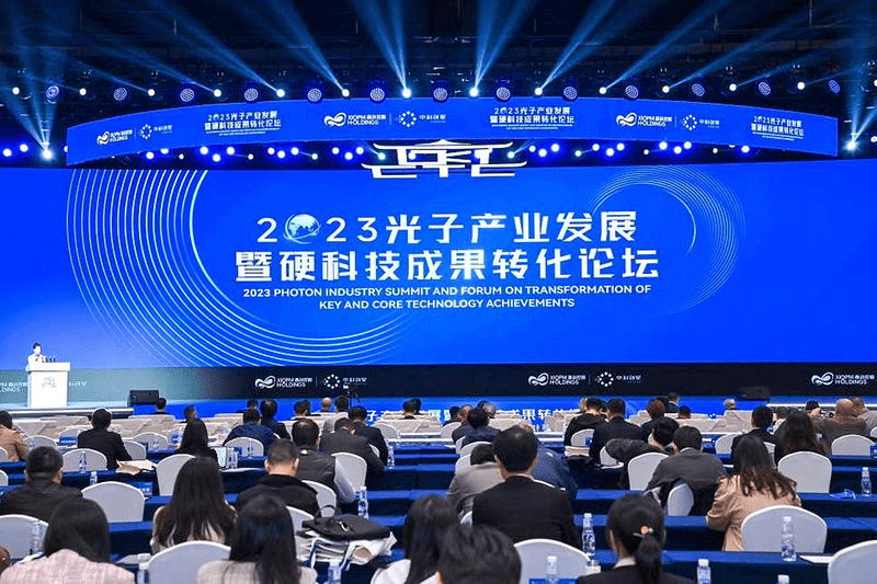 合肥发布全新发光材料体系F1，实现重大突破